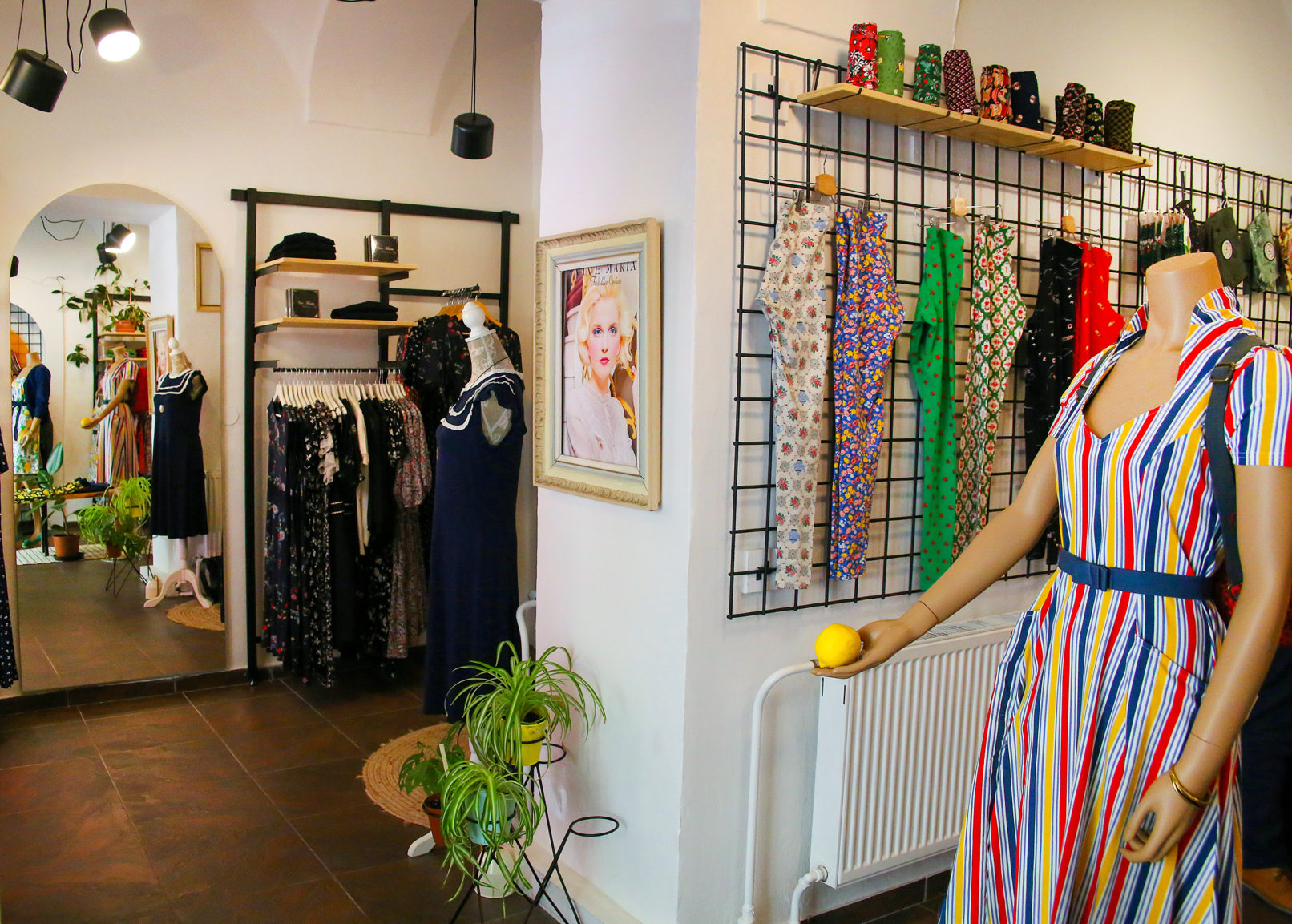 interiér malého butiku v centru Prahy